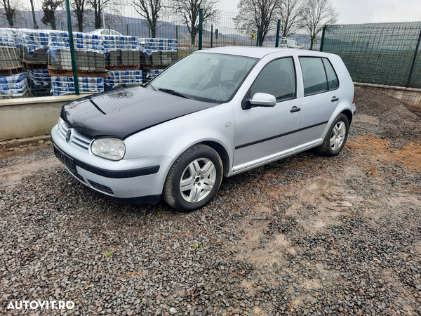 Dezmembrez VW Golf 4