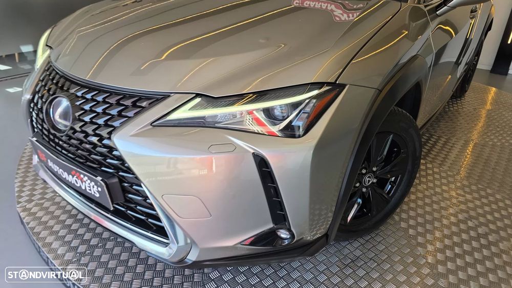 Lexus UX 250h Executive - 26