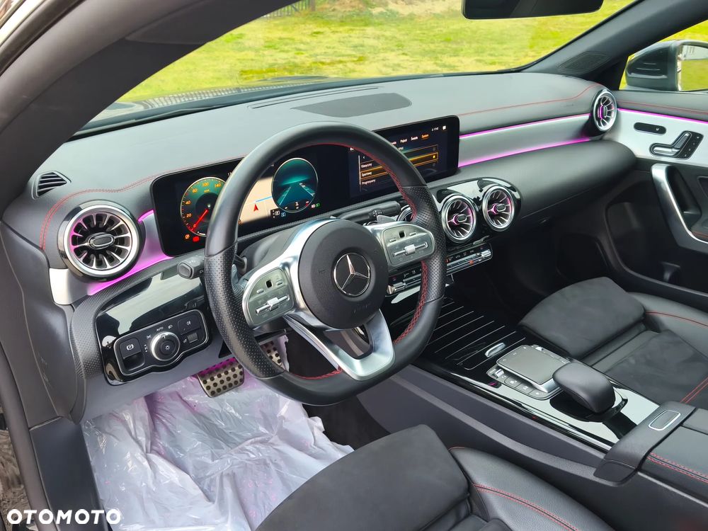 Mercedes-Benz CLA - 24