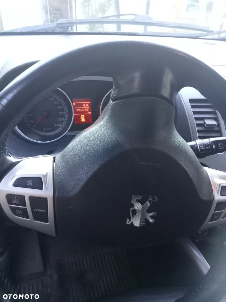 Peugeot 4007 HDI FAP 7-Sitzer Platinum - 12