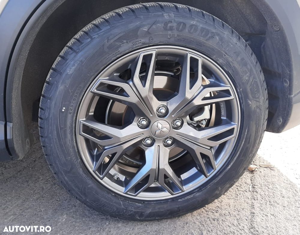 Mitsubishi Eclipse-Cross 1.5-litre 16-valve DOHC MIVEC 4X4 Instyle+ Aut. - 10