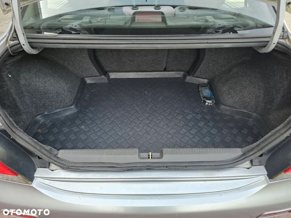 Mitsubishi Lancer 1.6 Comfort - 9