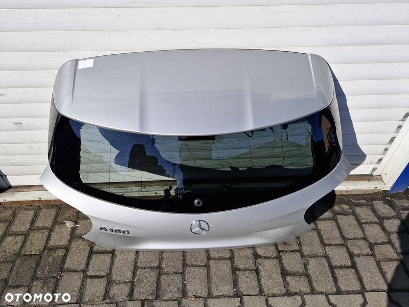 MERCEDES BENZ A KLASA W176 KLAPA BAGAŻNIKA TYŁ 761 - 2