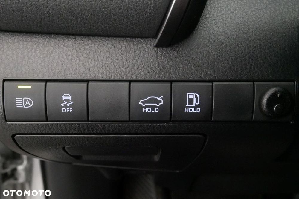 Toyota Camry 2.5 Hybrid Comfort CVT - 26