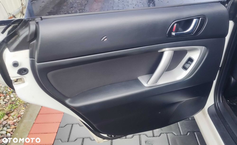 DRZWI KOMPLETNE LEWY TYŁ SUBARU LEGACY IV KOMBI 37J - 7