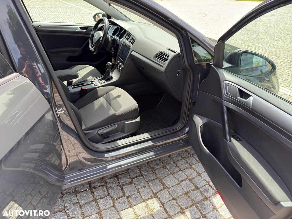 Volkswagen Golf 1.2 TSI BMT Comfortline - 27