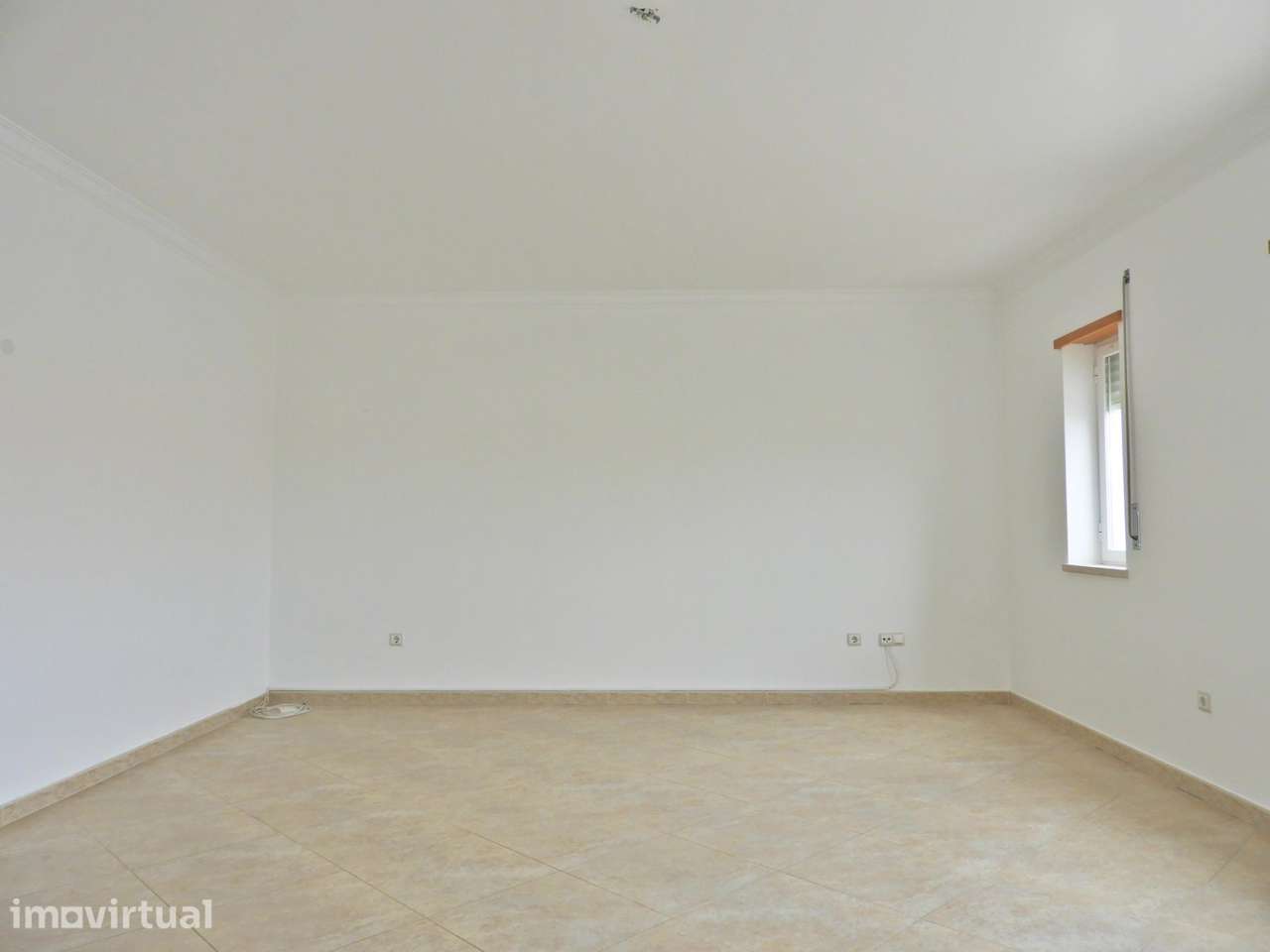 Apartamento T2 com garagem para 2 carros - Grande imagem: 2/13