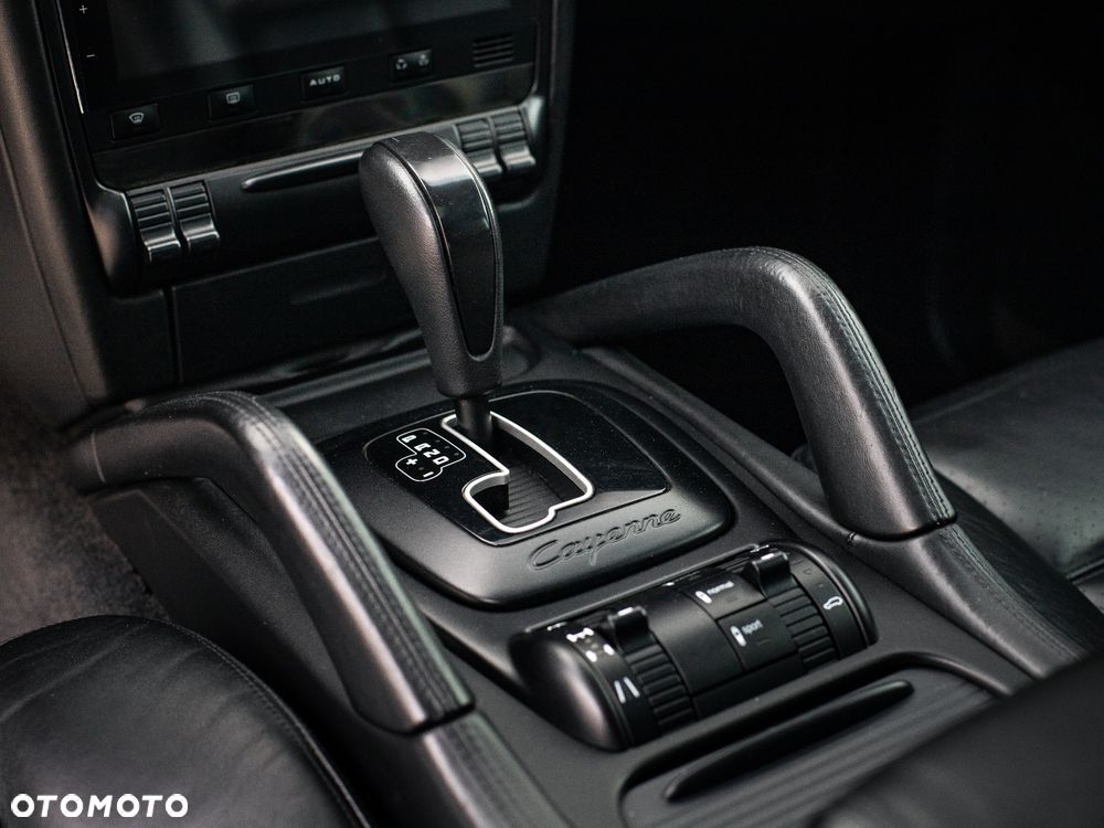 Porsche Cayenne - 22