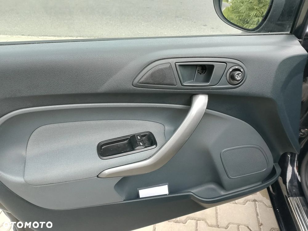 Ford Fiesta - 12