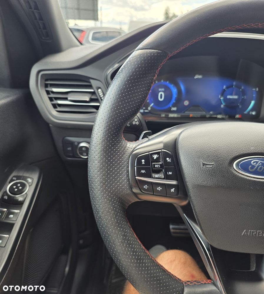 Ford Kuga 2.0 EcoBlue 4x4 ST-LINE - 23