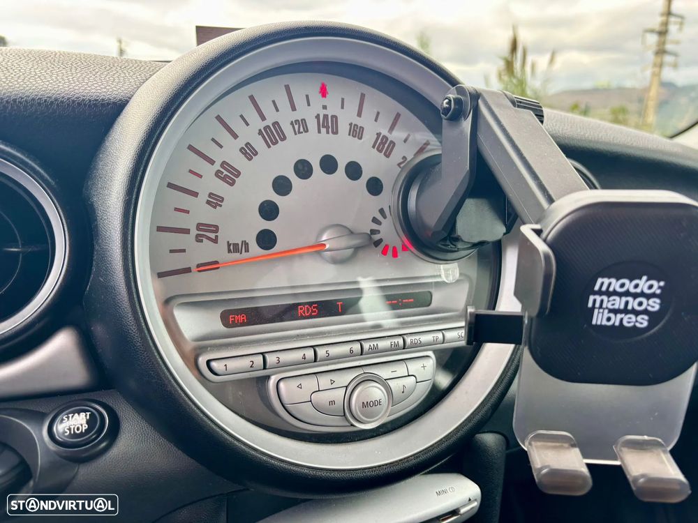 MINI 3 Portas One - 17
