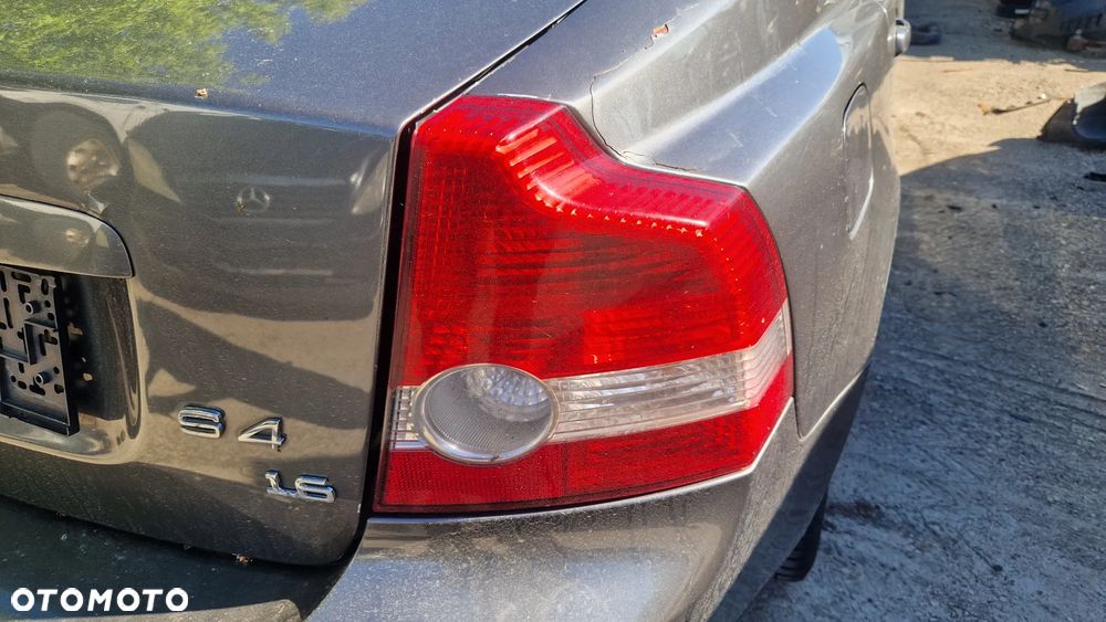 VOLVO S40 II LAMPA PRAWY TYŁ - 1