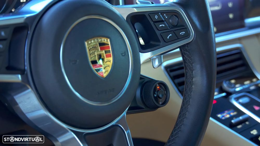 Porsche Panamera 4 S - 33