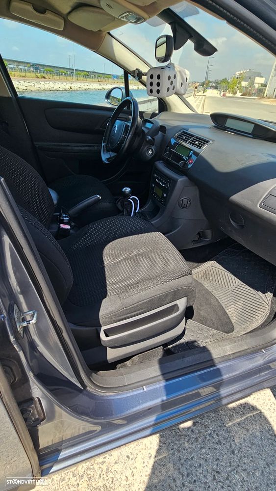Citroën C4 1.4 16V SX - 8