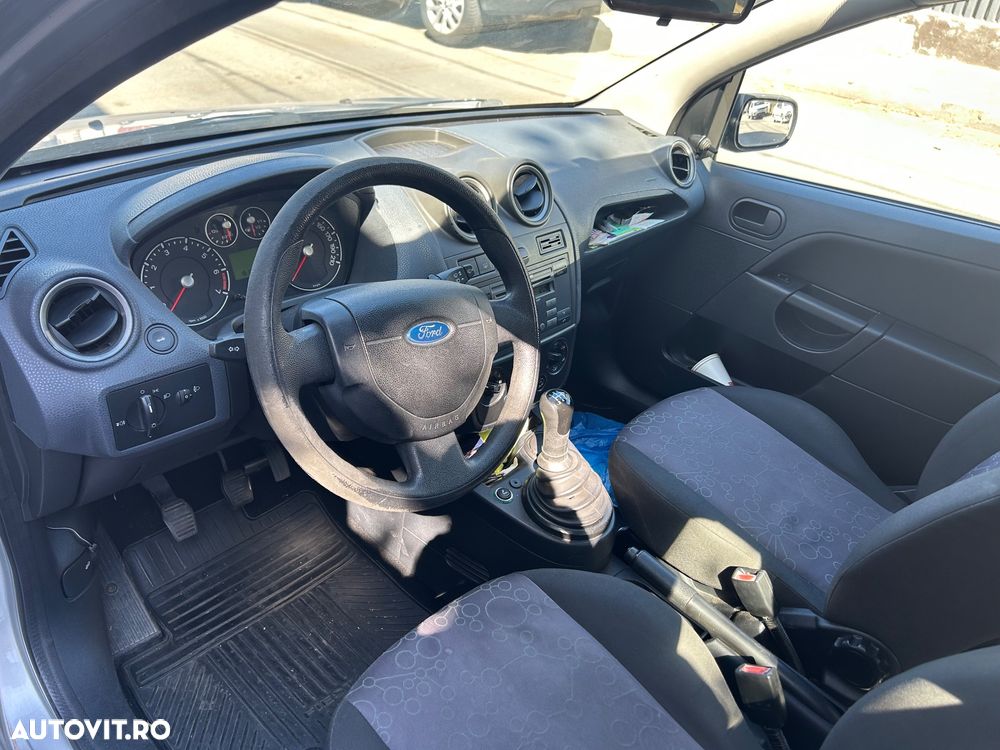 Ford Fiesta - 9
