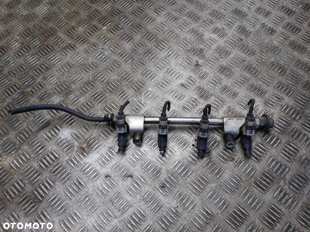 LISTWA WTRYSKOWA KIA CEED I 1.6 16V 35310-2B000 - 1