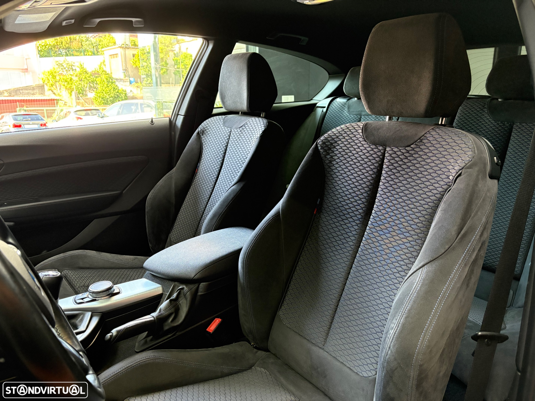 BMW 120 d Pack M - 38
