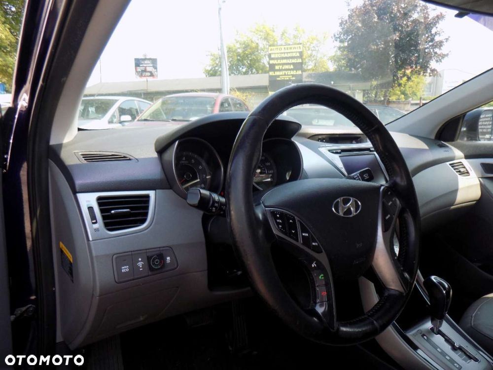 Hyundai Elantra - 6