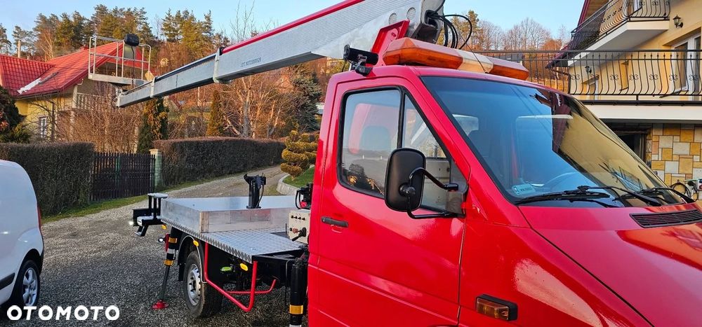 Mercedes-Benz Sprinter - 13