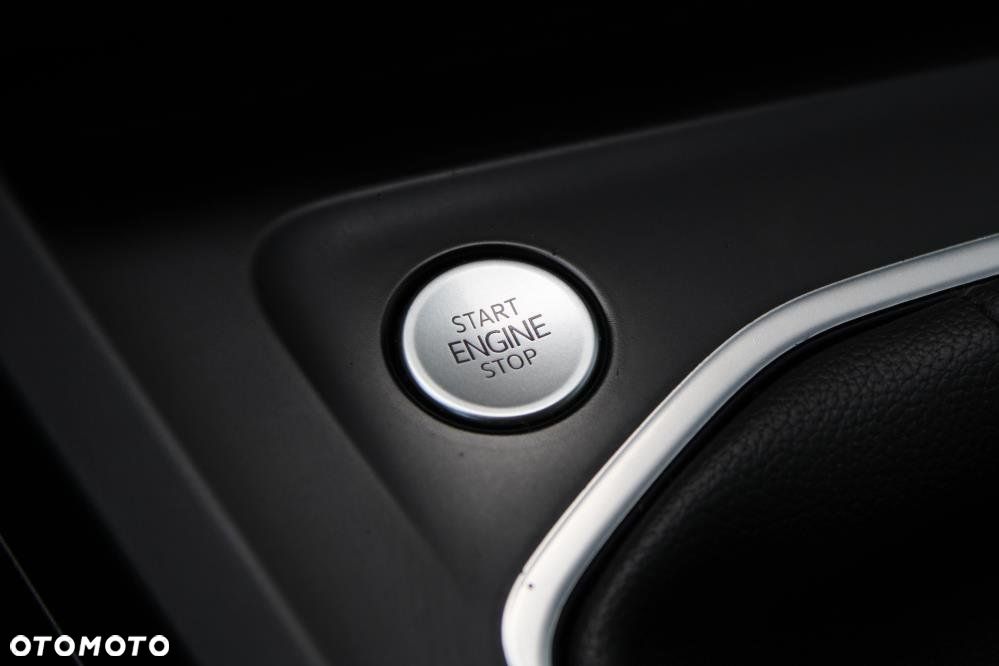 Volkswagen Golf - 20