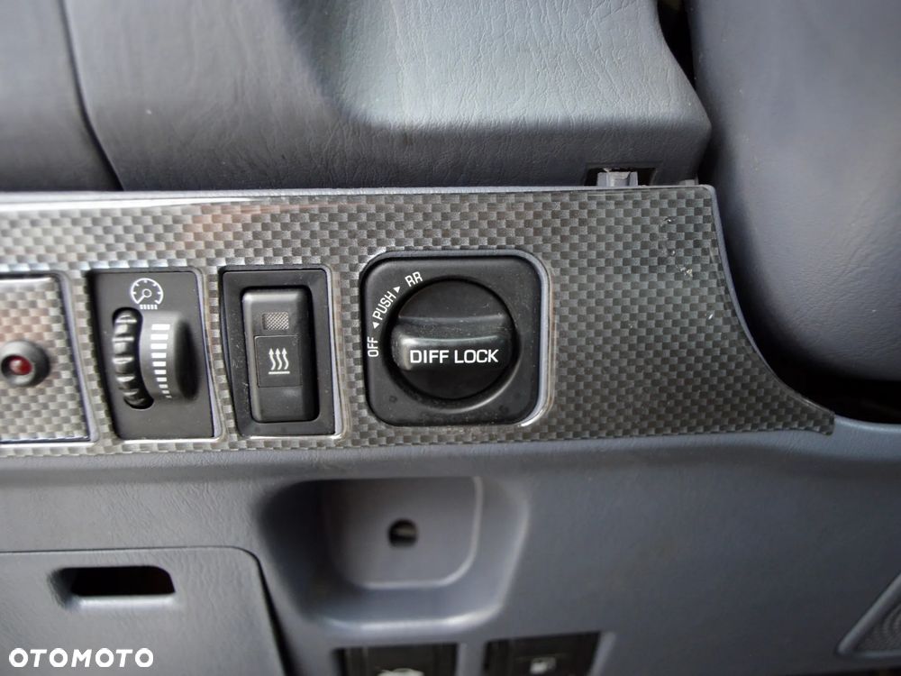 Toyota Land Cruiser - 13