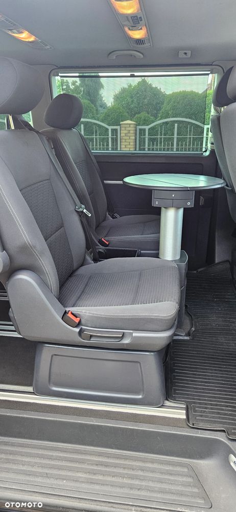 Volkswagen Multivan - 24