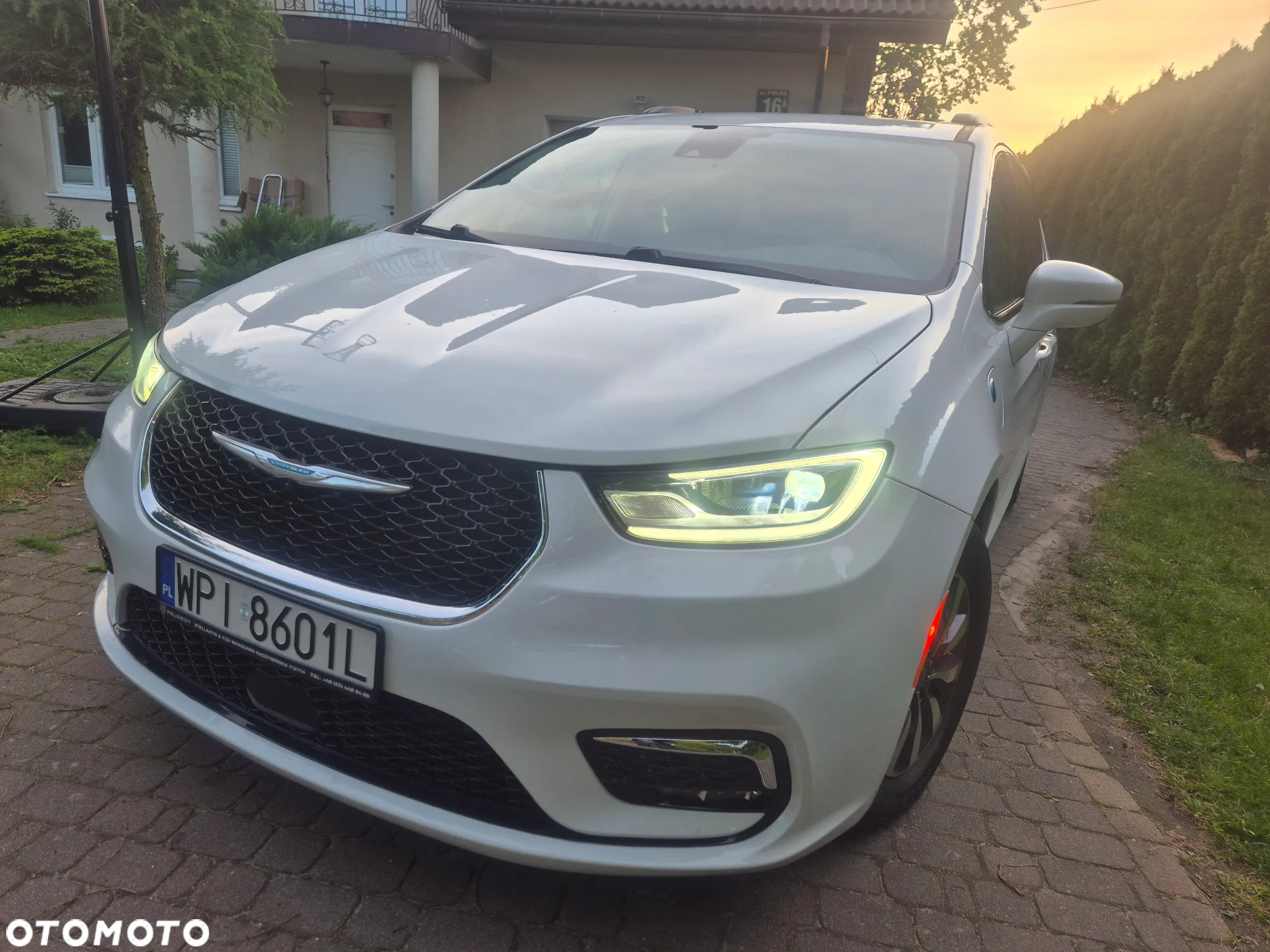 Chrysler Pacifica - 5