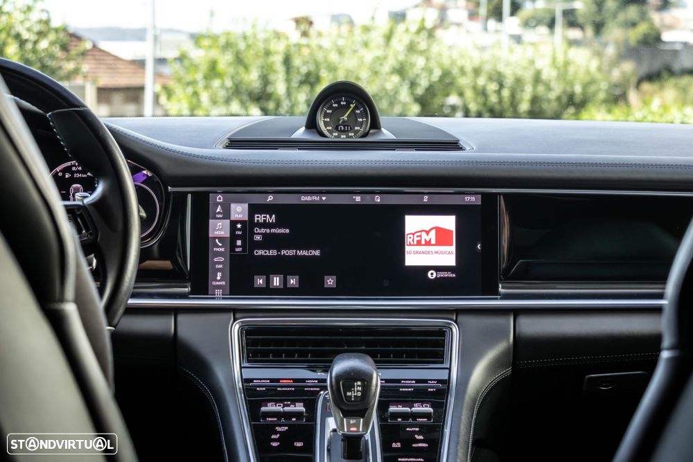 Porsche Panamera - 42