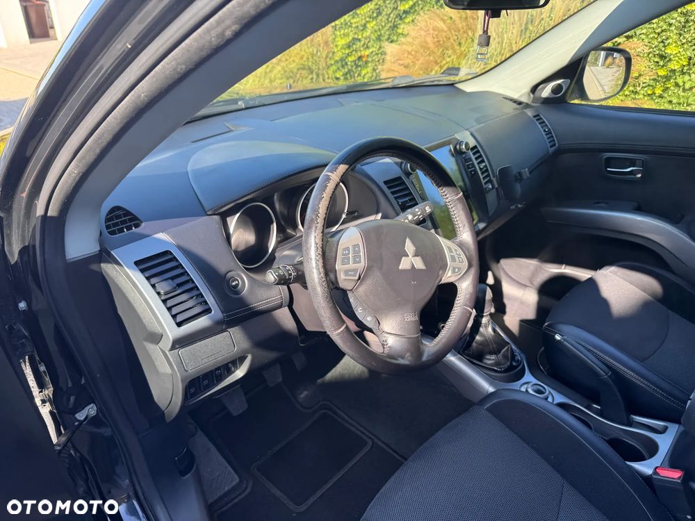 Mitsubishi Outlander - 5