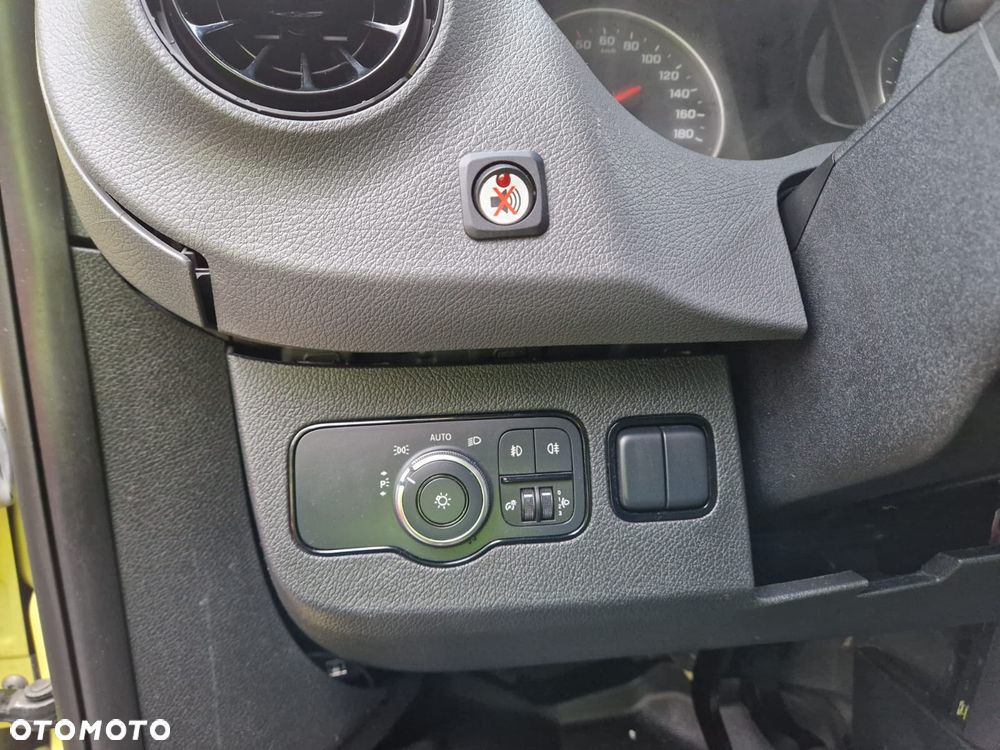 Mercedes-Benz Sprinter - 10
