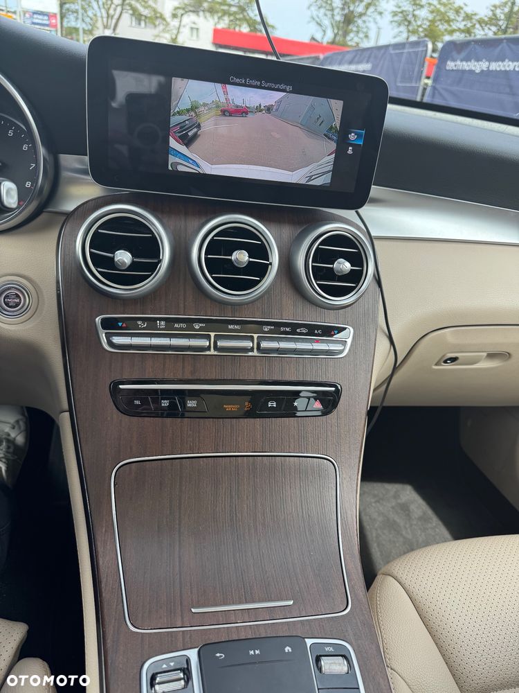 Mercedes-Benz GLC 300 4-Matic - 4