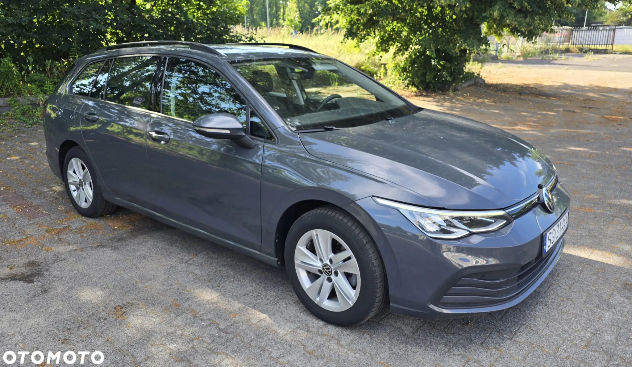 Volkswagen Golf - 1