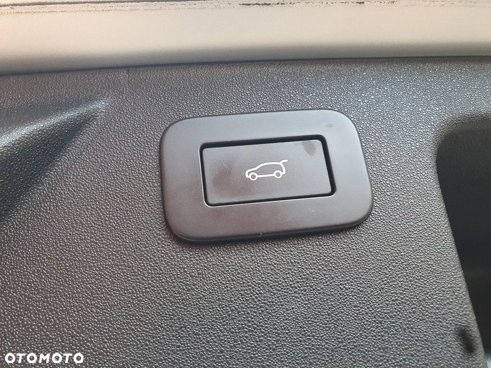 Land Rover Discovery Sport 2.0 D200 mHEV Dynamic SE - 28