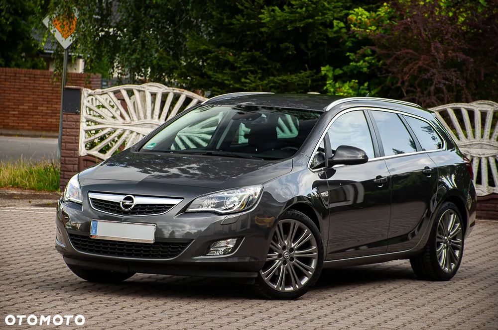 Opel Astra 1.6 Turbo Edition - 12