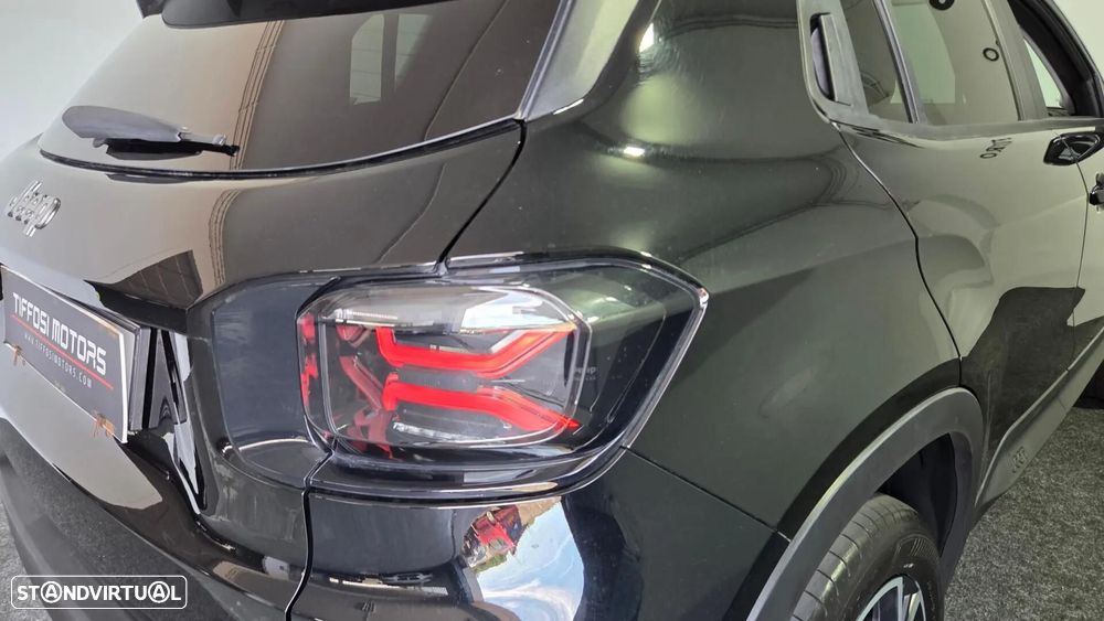 Jeep Avenger 1.2 e-Hybrid Summit DCT - 11