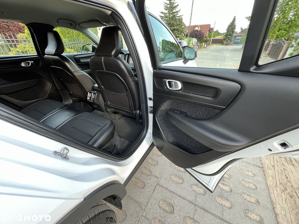 Volvo XC 40 T3 Momentum Pro - 12