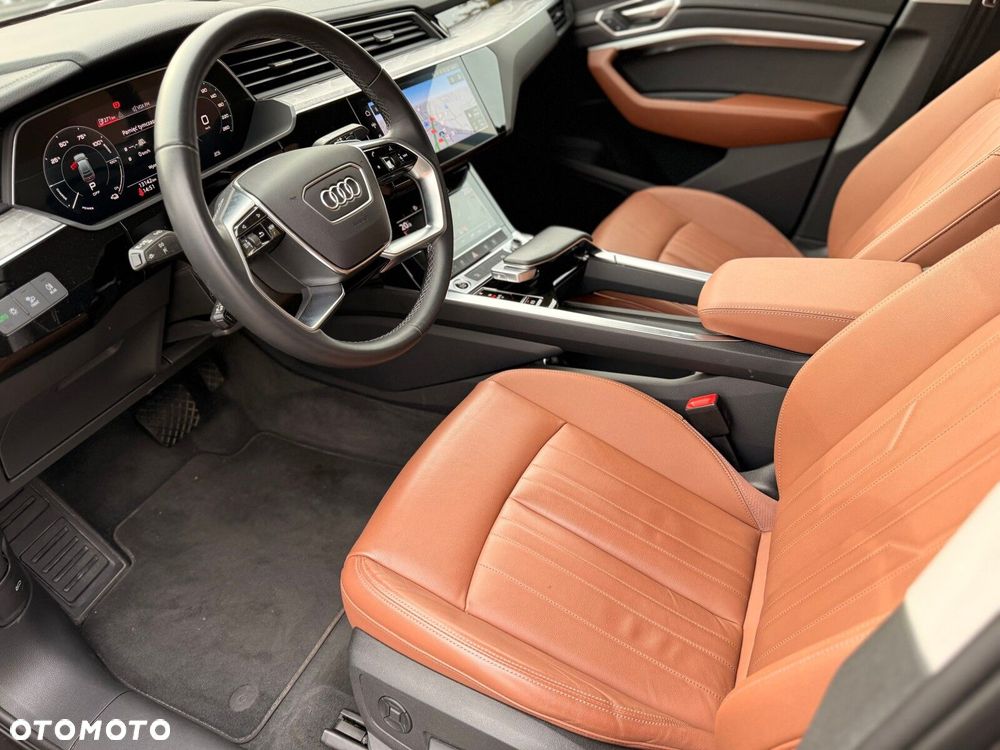 Audi Q8 Sportback e-tron - 10