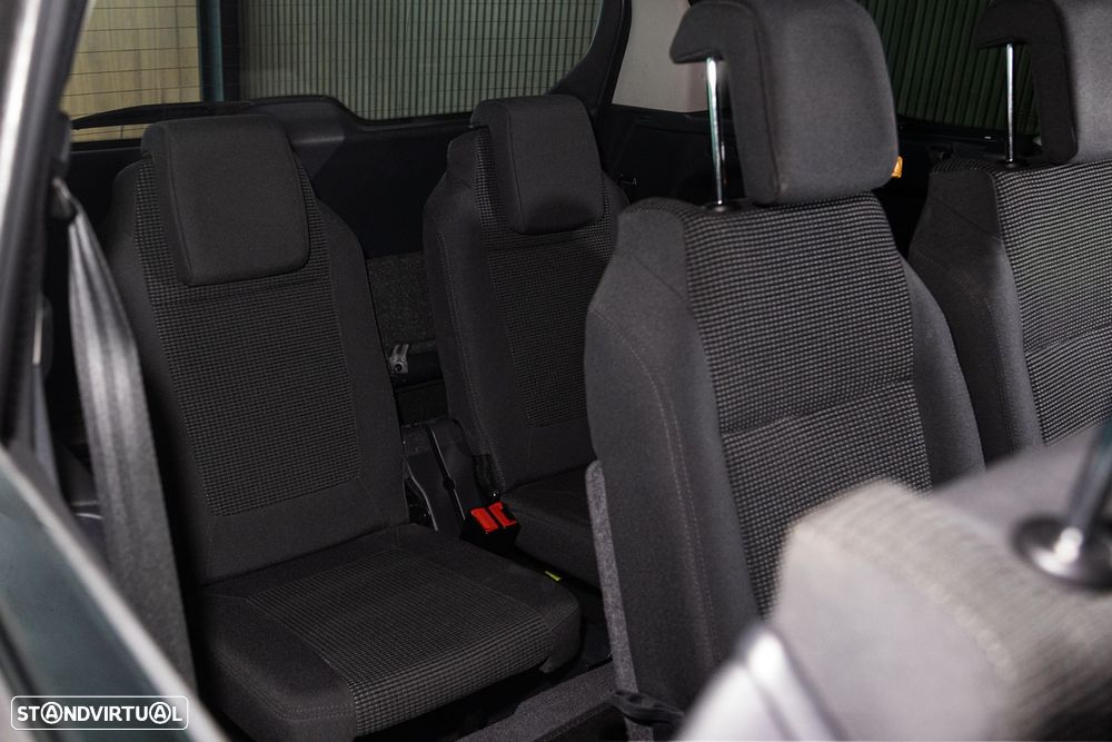 Peugeot 5008 1.6 HDi 7L Allure - 24