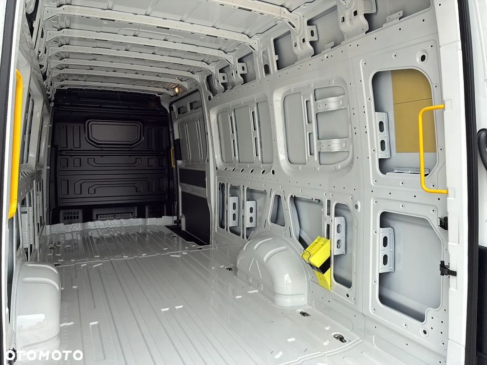 Volkswagen Crafter 35 Furgon LONG/L5H3, 2.0BiTDI 177KM, 4490mm, Wysoki dach - 12