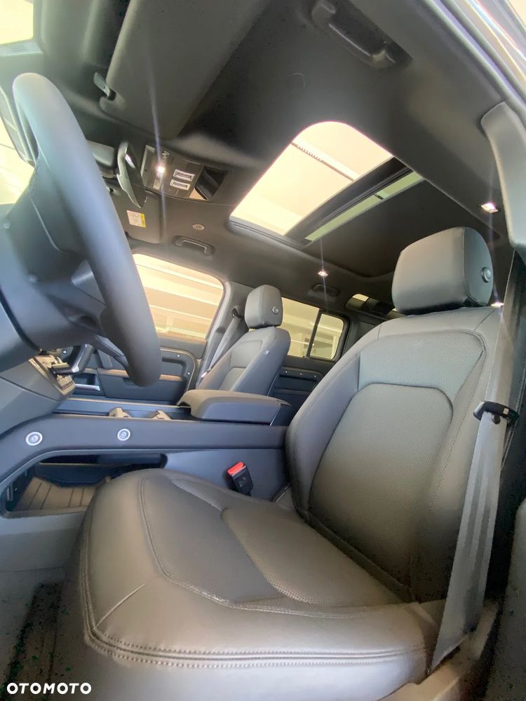 Land Rover Defender 3.0 D250 mHEV X-Dynamic SE - 8