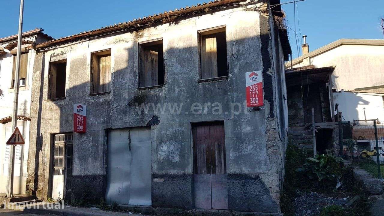 Moradia para restauro em Cete - Paredes junto à estação - Grande imagem: 4/6