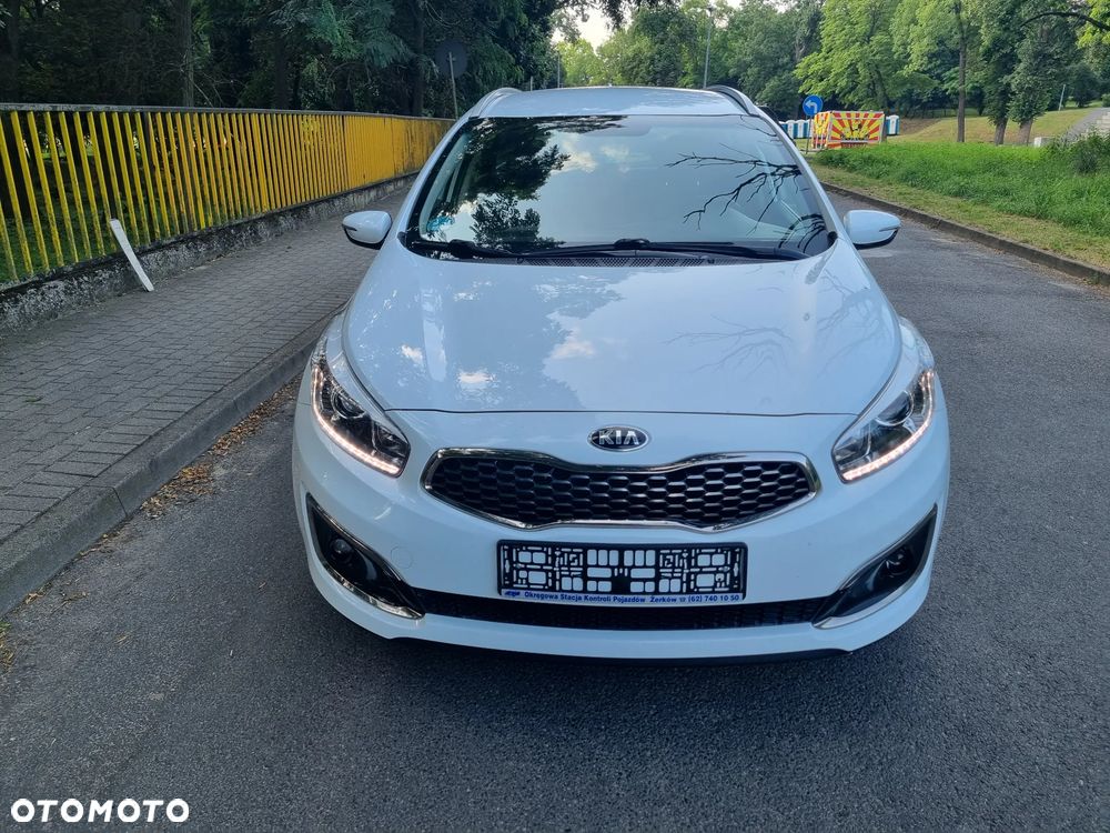 Kia Ceed 1.6 GDI Vision - 1