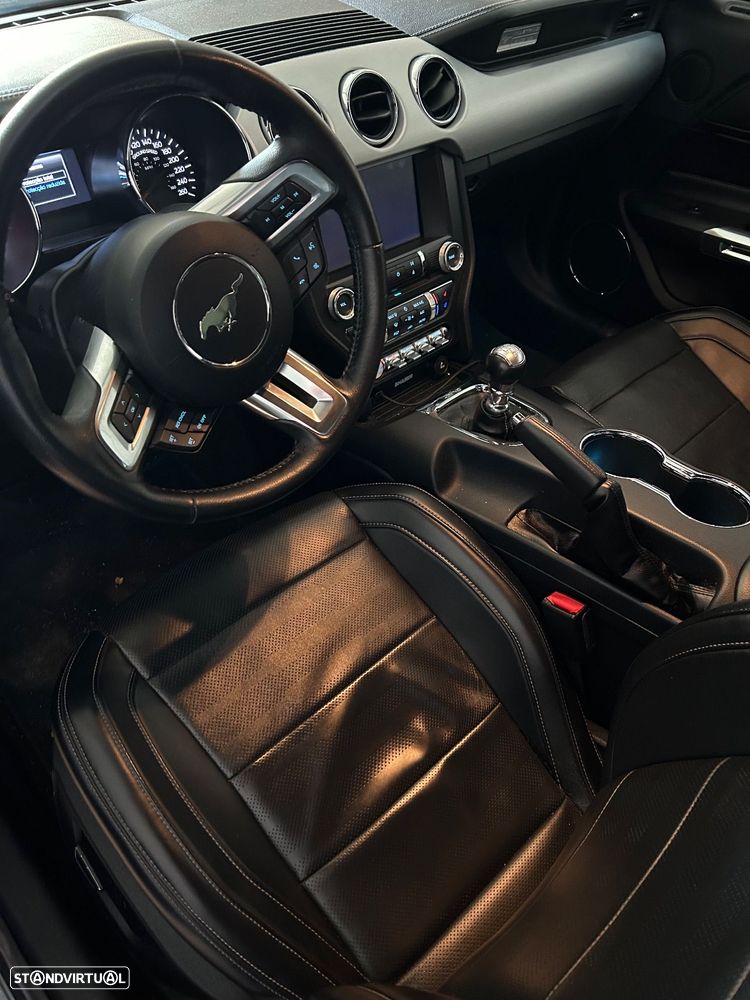 Ford Mustang - 5