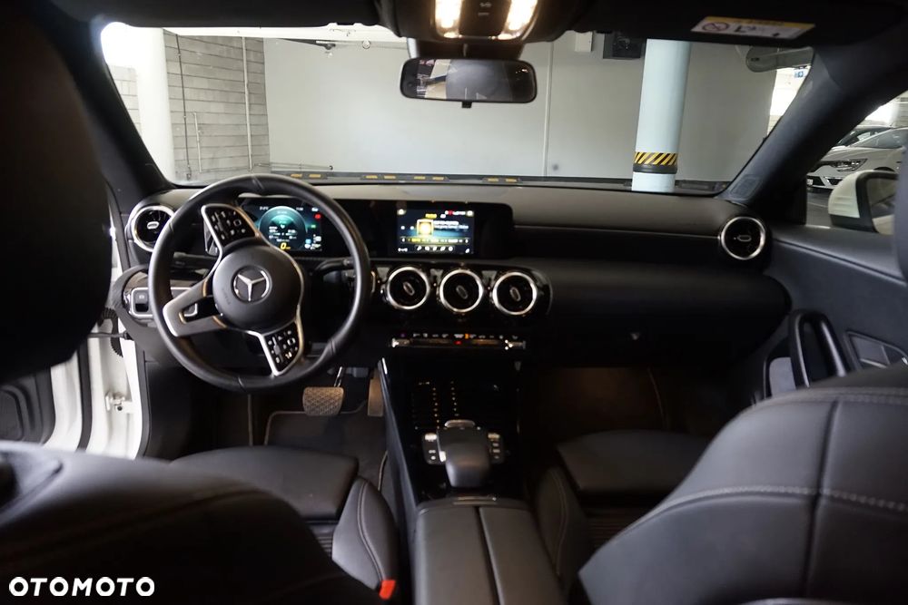 Mercedes-Benz CLA 250 E 8G-DCT - 17