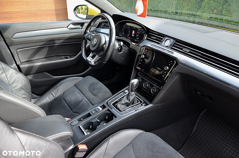 Volkswagen Arteon 2.0 TDI SCR 4Motion DSG R-Line Edition - 29