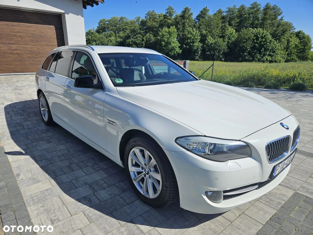 BMW Seria 5 525d xDrive - 17