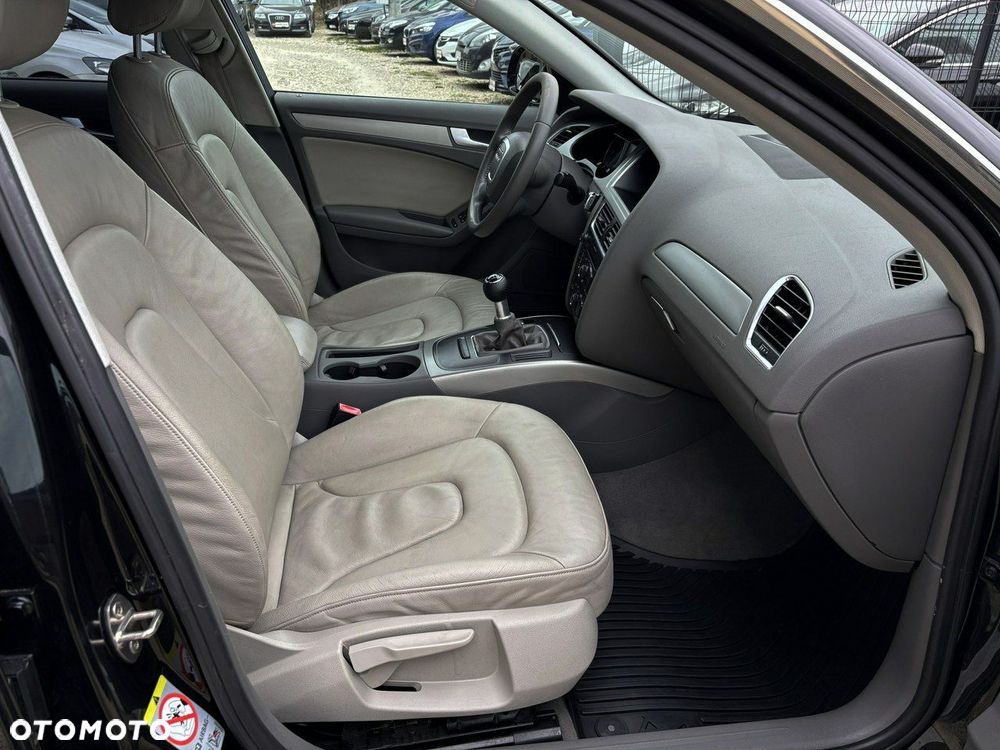Audi A4 Avant 2.0 TDI DPF Ambiente - 29