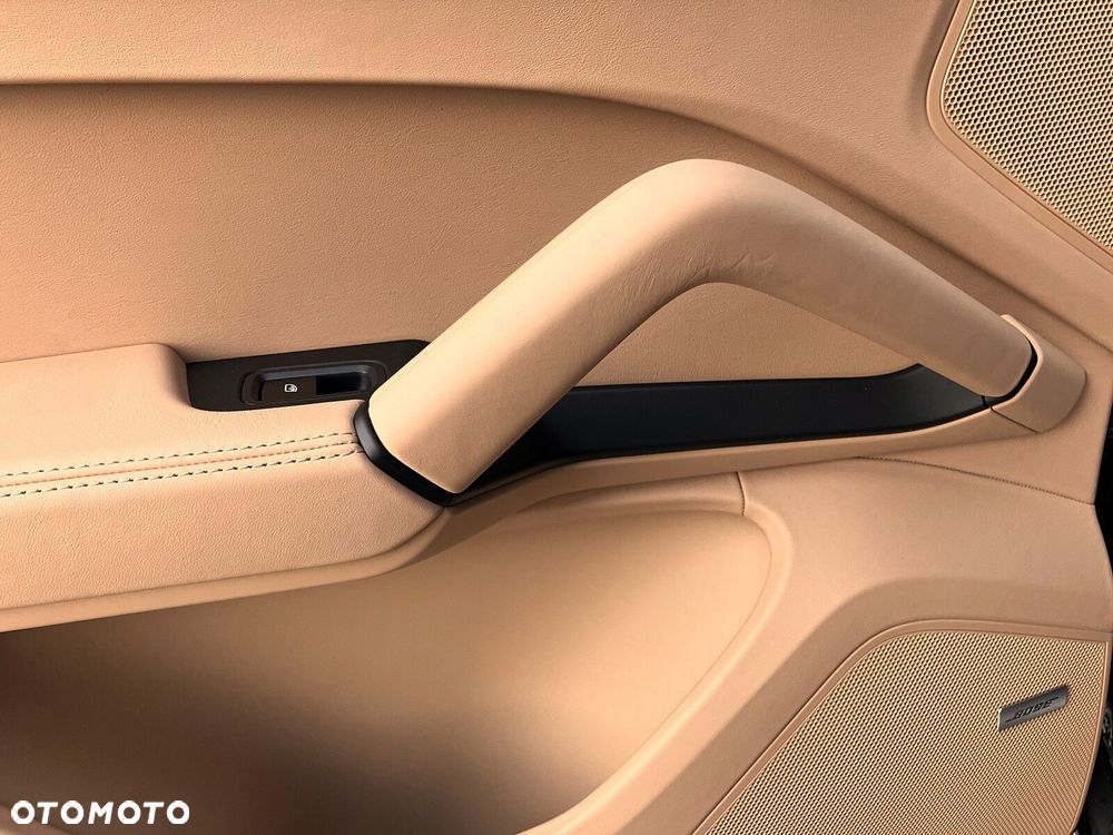 Porsche Cayenne - 30