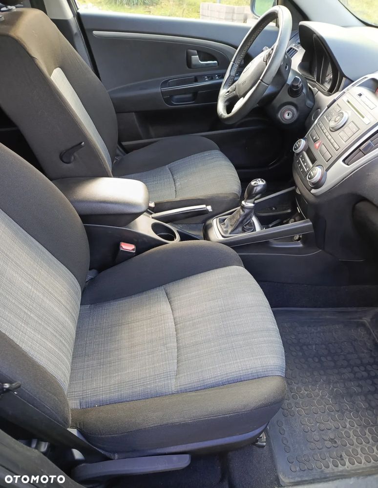 Kia Ceed 1.6 CRDi SW LX - 3
