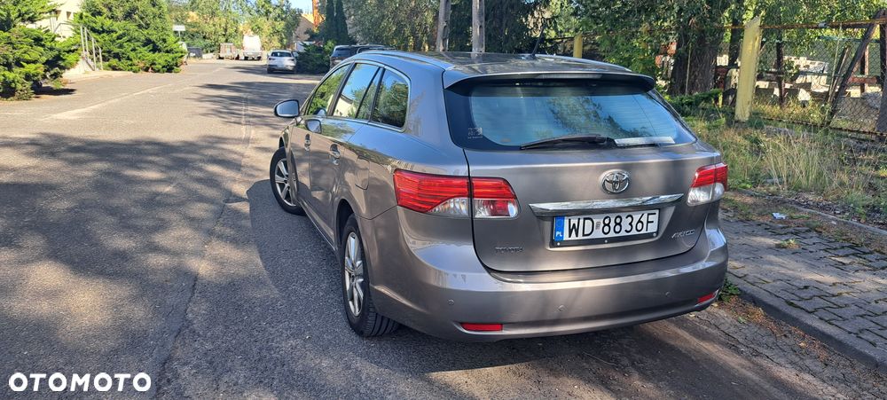 Toyota Avensis 2.0 D-4D Premium - 17